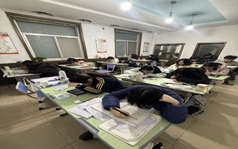 2026河北高考志愿填报服务深度解析：新高考规则下如何规避滑档风险与选择陷阱？ - 山河大学